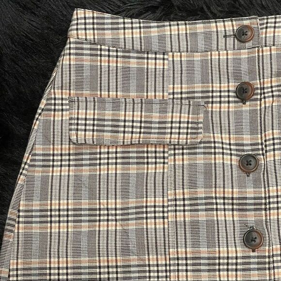 Urban Outfitters Plaid women’s Tan Peach and Cream Mini Skirt Size Medium - Picture 3 of 11